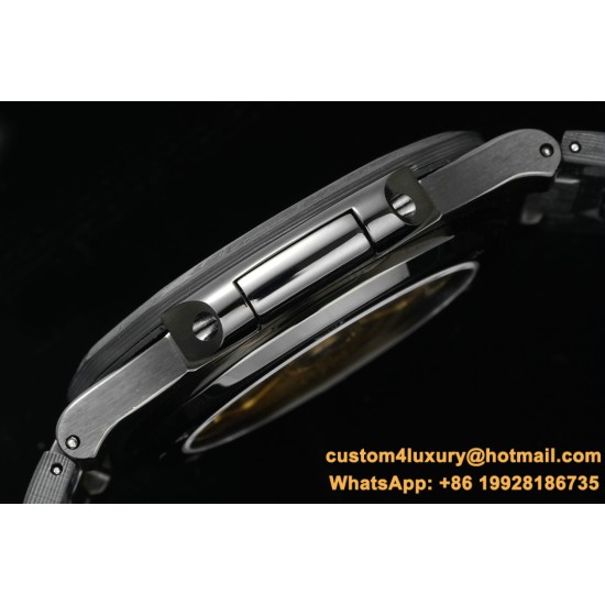 Patek Philippe - Nautilus 5711 40mm Carbon/Carbon Black Textured Dial DIWF 324SC