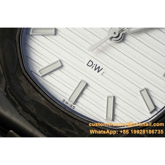 Patek Philippe - Nautilus 5711 40mm Carbon/Carbon White Dial DIWF A324