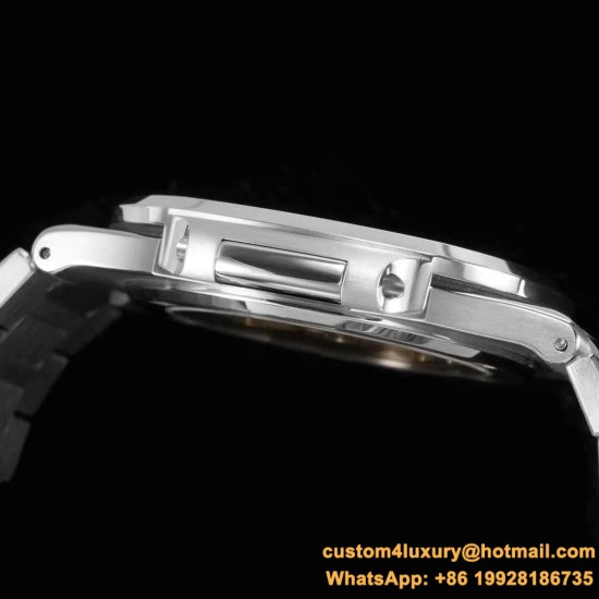 Patek Philippe - Nautilus 5711 40mm  Diamond Bezel SS/SS Green Dial 3KF A330SC