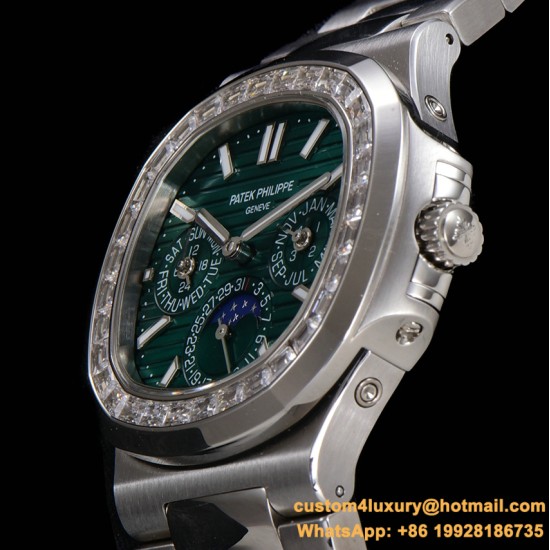 Patek Philippe - Nautilus 5740 40mm Diamonds SS/SS Green/Stk TWF A240