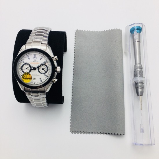 Omega - Speedmaster Moonwatch Chronograph 44MM SS/SS White Dial GBF A7750