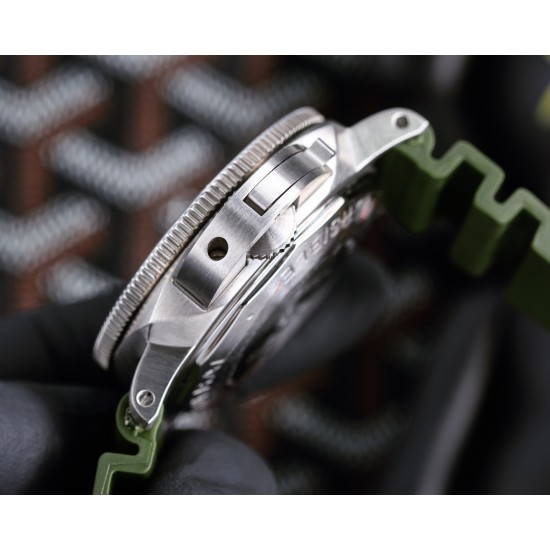 PANERAI - Submersible PAM2223 42mm SS/RU White Dial VSF P900
