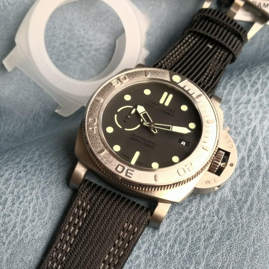 PANERAI - Submersible PAM984 Mike Horn 47mm TI/NY Black Dial VSF P9010