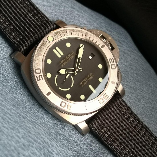 PANERAI - Submersible PAM984 Mike Horn 47mm TI/NY Black Dial VSF P9010