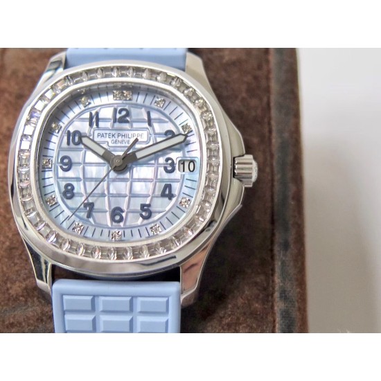 Patek Philippe - Aquanaut Ladies 35mm Dm Bez SS/RU Blue MOP PPF MY9015
