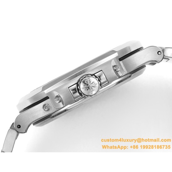Patek Philippe - Nautilus 40mm 5712 SS/SS Blue/Stk GRF A240