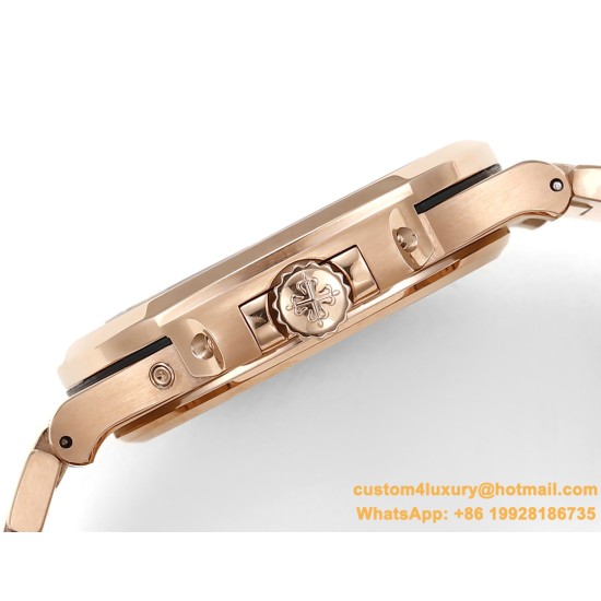 Patek Philippe - Nautilus 40mm 5712 RG/RG Black/Stk GRF A240