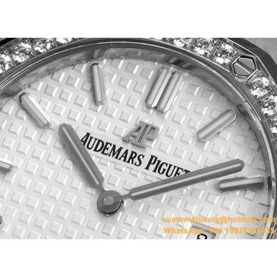 Royal Oak Ladies 67651 33mm Dia SS/SS White TKF Swiss Qtz