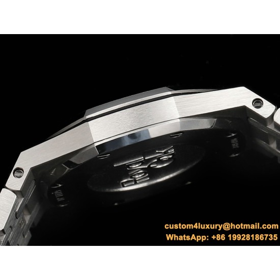 Royal Oak Ladies 67650 33mm SS/SS White TKF Swiss Qtz