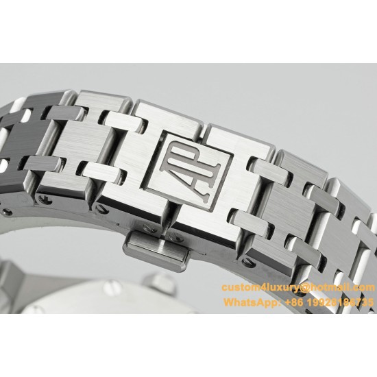 Royal Oak Ladies 67651 33mm Dia SS/SS White ZF Swiss Qtz