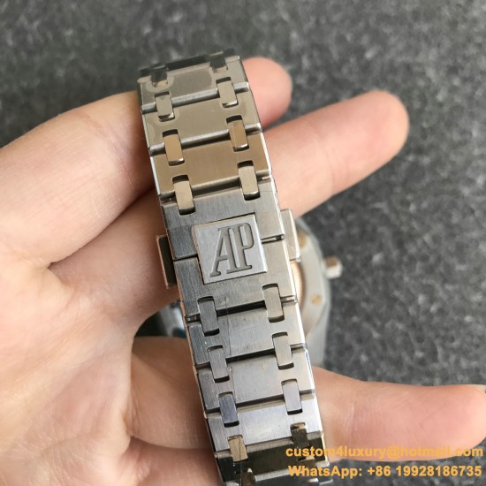Royal Oak Jumbo Extra Thin 15202 SS/SS Blue XF V2 A2121
