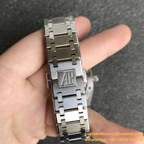 Royal Oak Jumbo Extra Thin 15202 SS/SS Blue XF V2 A2121