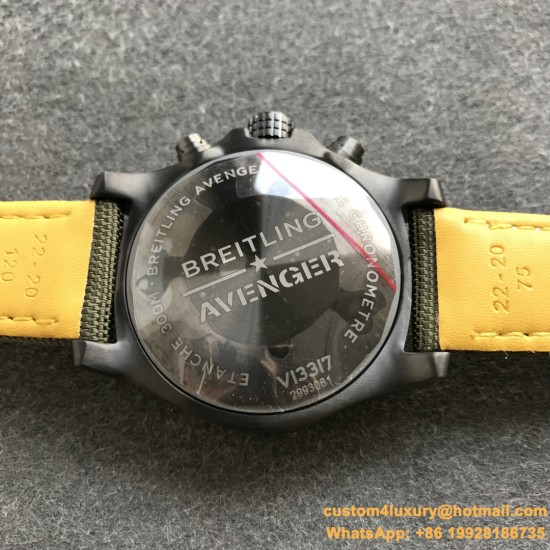 Breitling - Avenger Bandit SS/NY Olive/Num OXF A7750