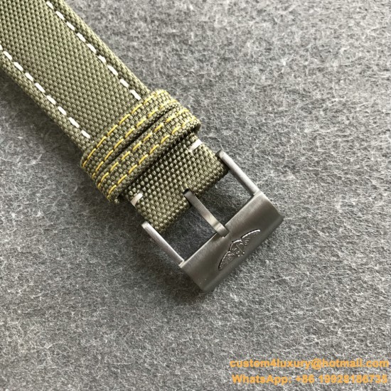 Breitling - Avenger Bandit SS/NY Olive/Num OXF A7750