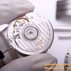 Cartier - Pasha Ladies 35mm V9F-Details Of Accessories Display