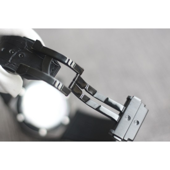 Hublot - Fusion Bang 43mm Chrono PVD/LE Black TAF A7750 Secs @ 3
