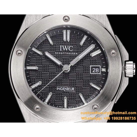IWC-Ingeniuer Automatic 40mm SS/SS Patterned Black Dial GHF A9015